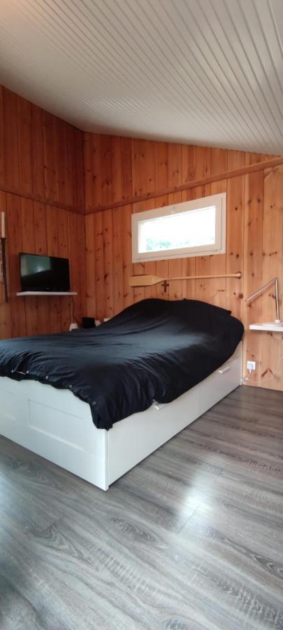 Chalet Du Bonheur - La Jenny Naturist Area Le Porge Bagian luar foto